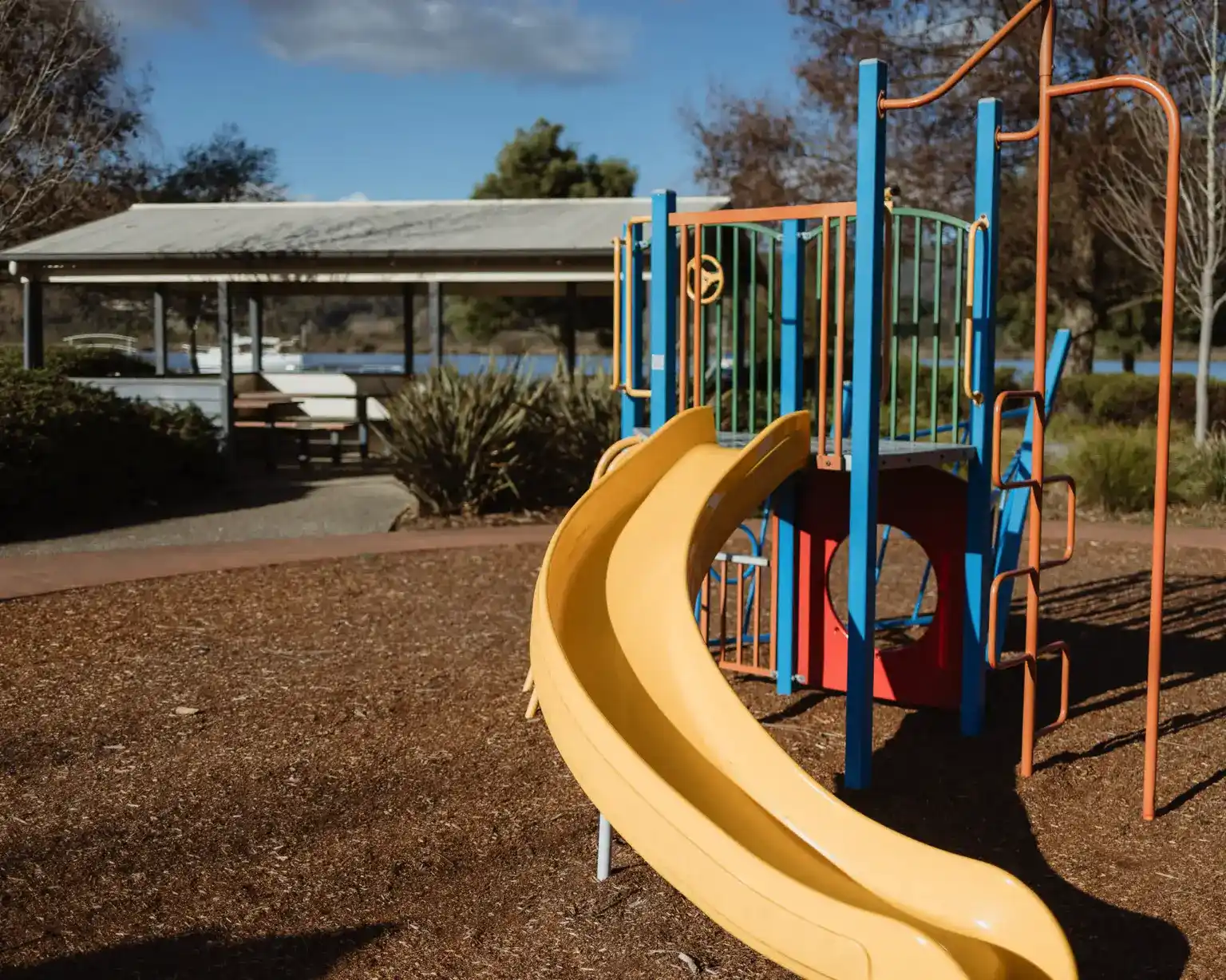 Boat Reflections hotel and Franklin surrounds in Tasmania's Huon Valley. Image by Josh Withers, Tasmanian wedding celebrant.