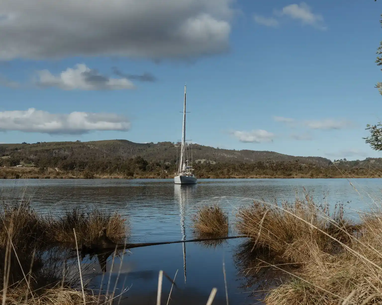 Boat Reflections hotel and Franklin surrounds in Tasmania's Huon Valley. Image by Josh Withers, Tasmanian wedding celebrant.