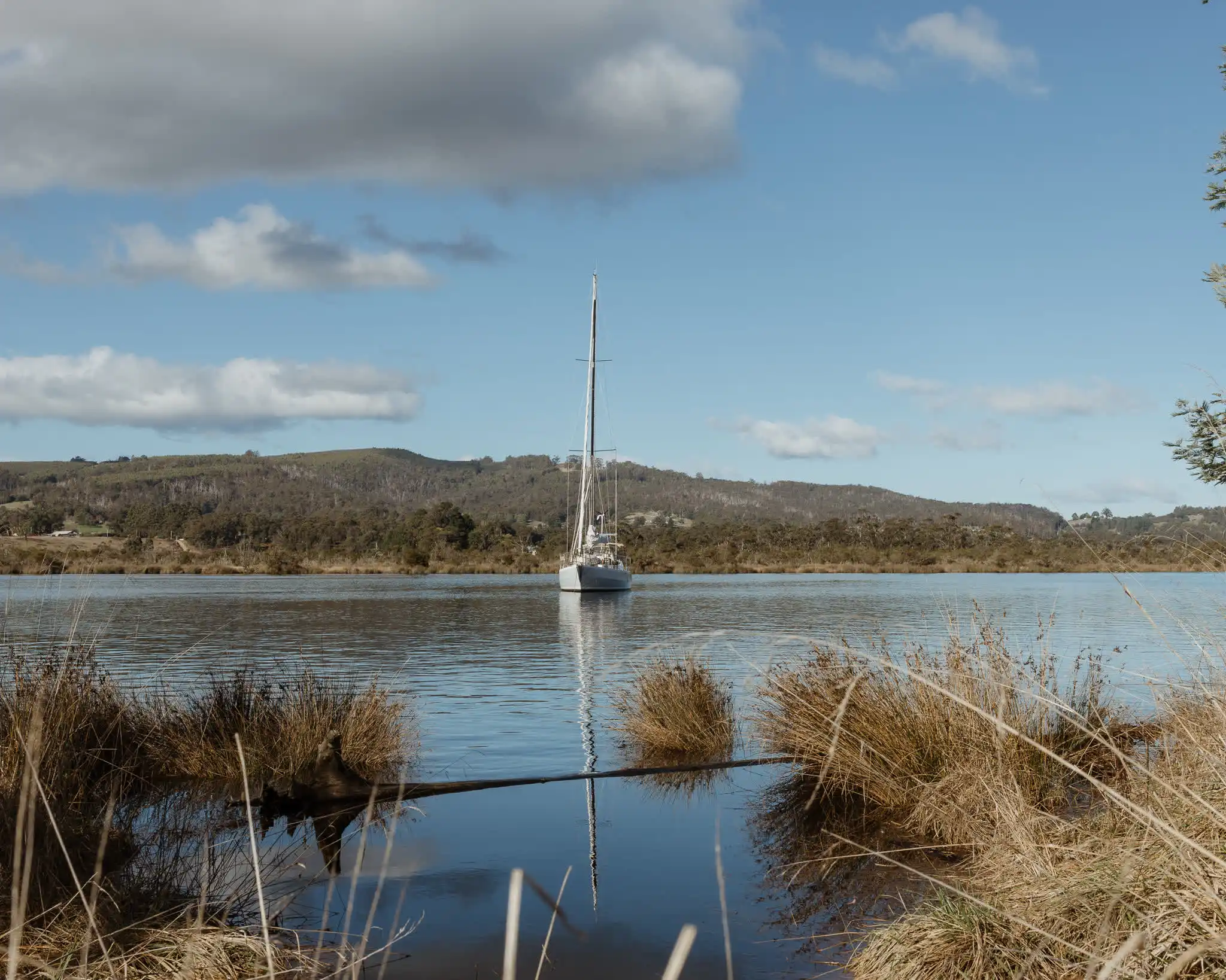 Boat Reflections Accommodation is on the Huon River, Franklin, in Tasmania's Huon Valley Boat Reflections accommodation in the Huon Valley, photo by Tasmanian wedding celebrant Josh Withers